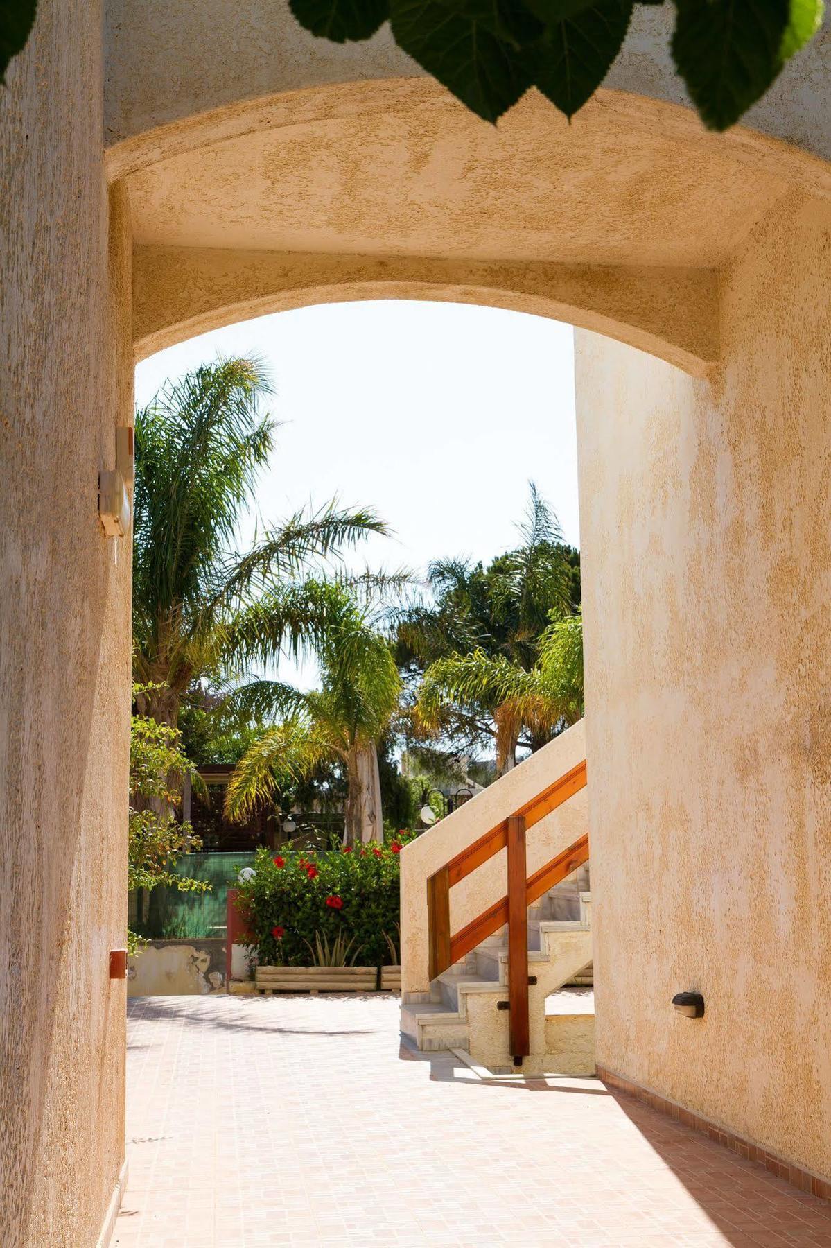 Ideal Hotel Kokkini Hani Extérieur photo