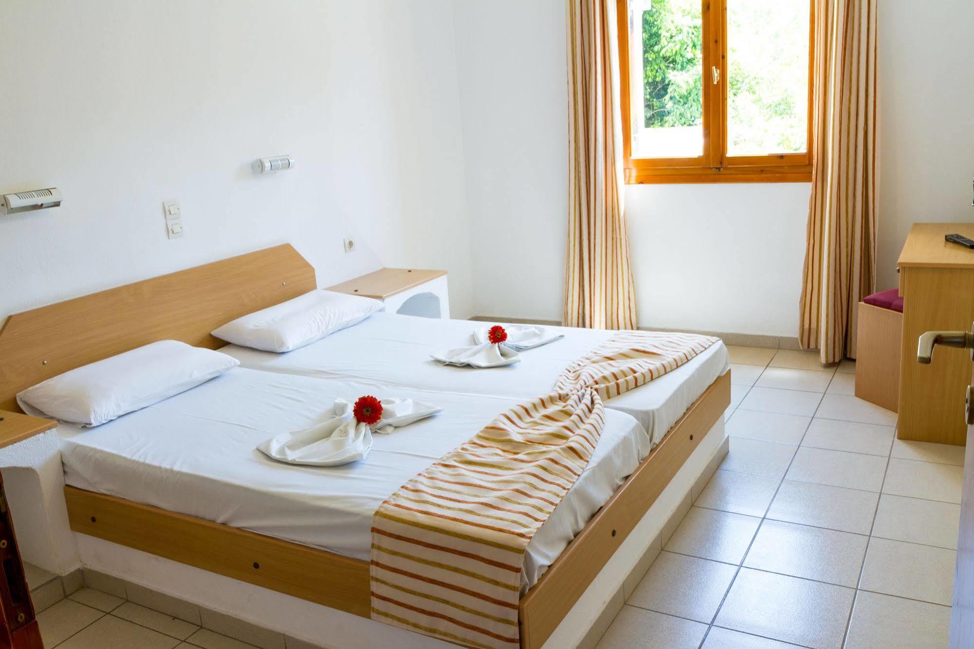 Ideal Hotel Kokkini Hani Extérieur photo