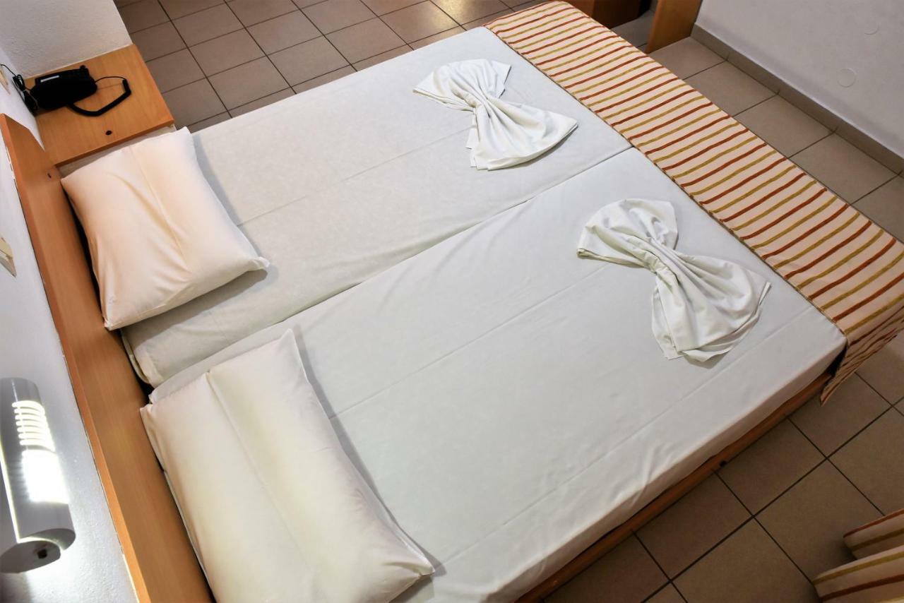 Ideal Hotel Kokkini Hani Extérieur photo